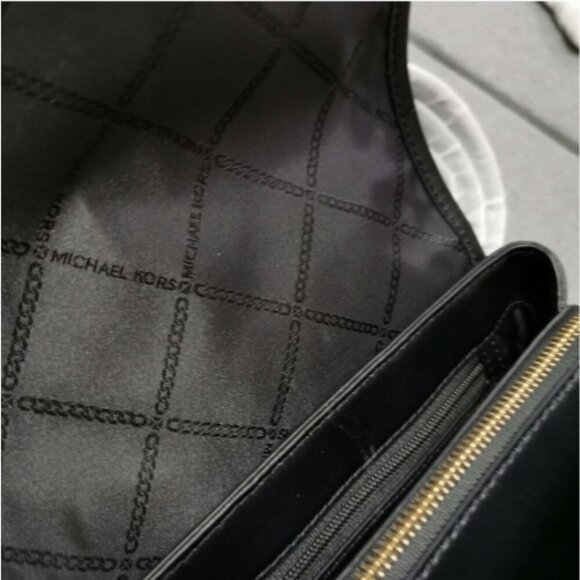 NWT Michael Kors Black Saffiano Leather Tech Friendly Backpack - Picture 8 of 13